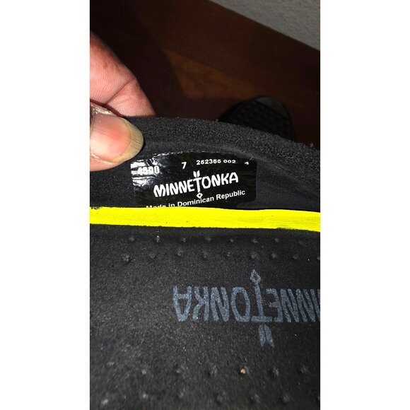 Minnetonka Women's Black Suede Moccasins Size 7 Comfortable Slip-On Shoes - Picture 6 of 6